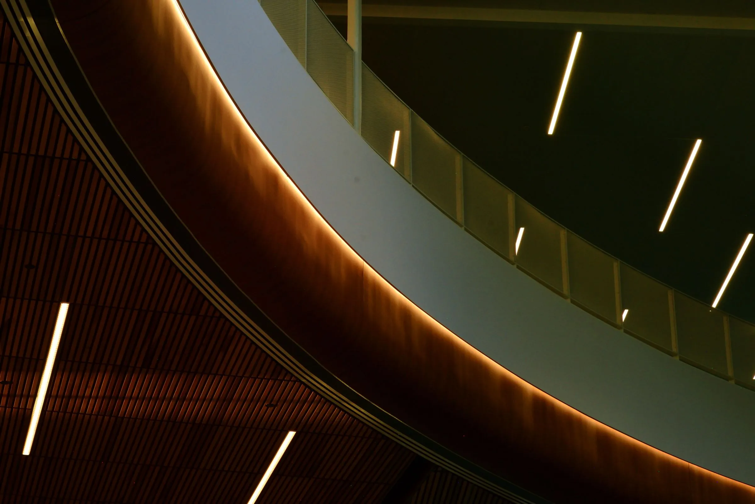 Curved plaster detail in the Serein apartment where the ceiling meets the wall.