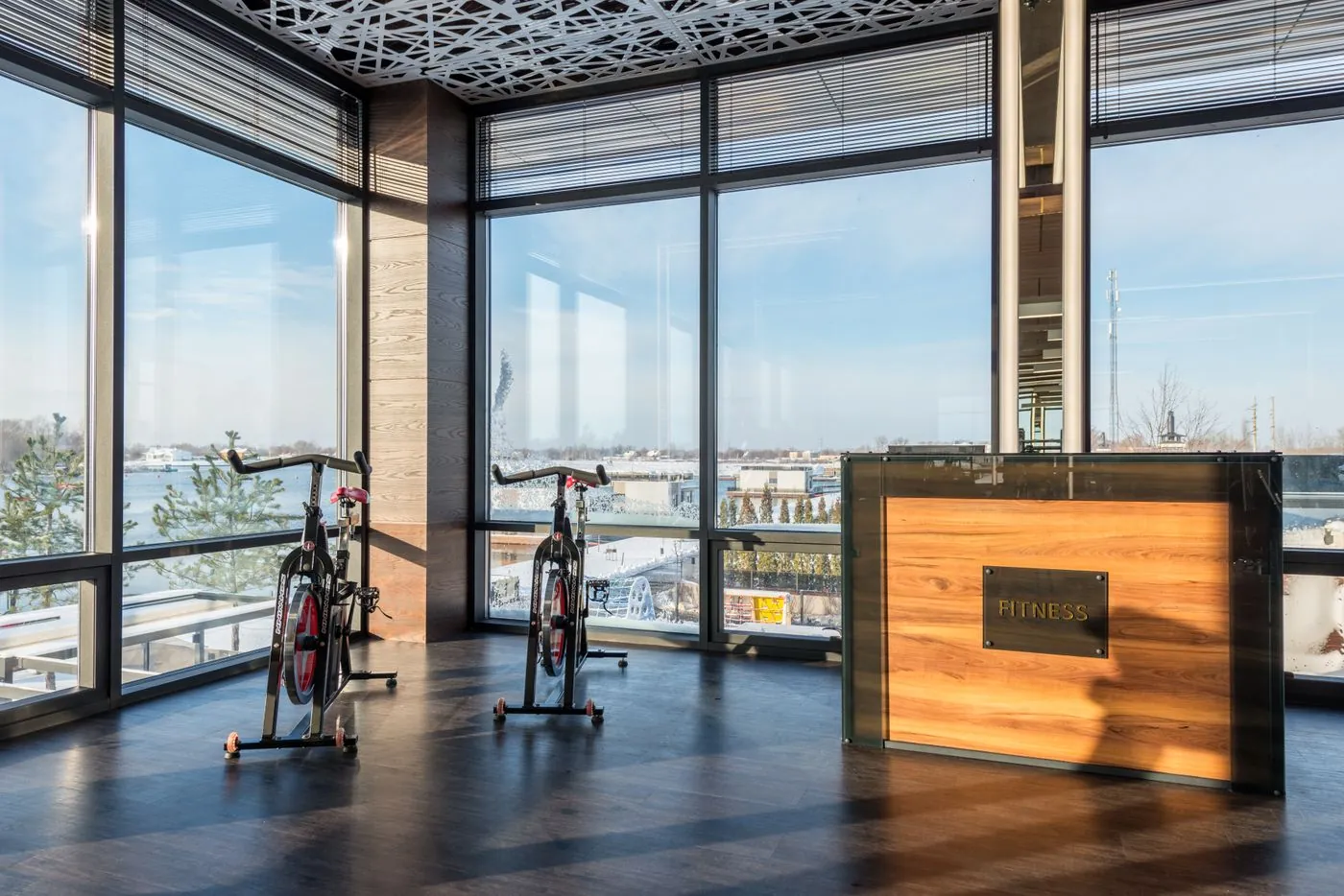 Reception and machine floor of a contemporary fitness club