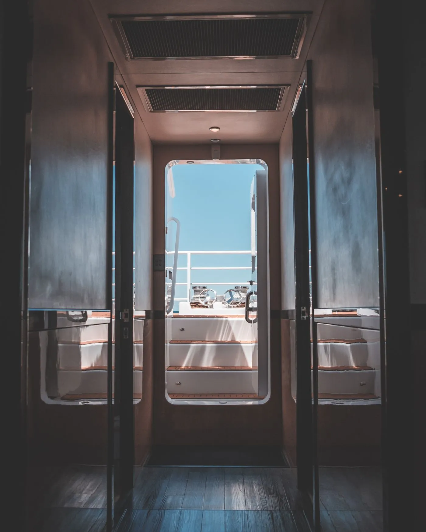 Interior corridor opening on to the aft deck